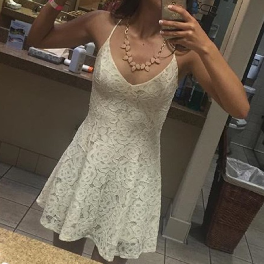 White, lace dress